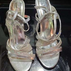 Chic Silver Strappy Heels